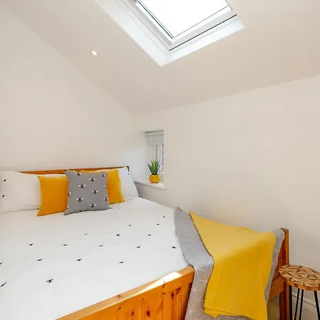 The Bs Hive, Modern, Stylish, 2 Bedroom House, In Centre Ferienhaus Harrogate