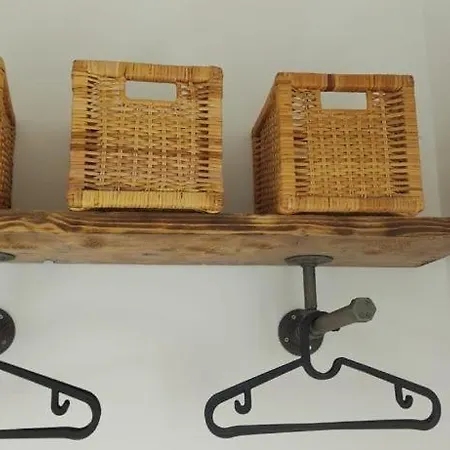 The Bs Hive, Modern, Stylish, 2 Bedroom House, In Centre Harrogate